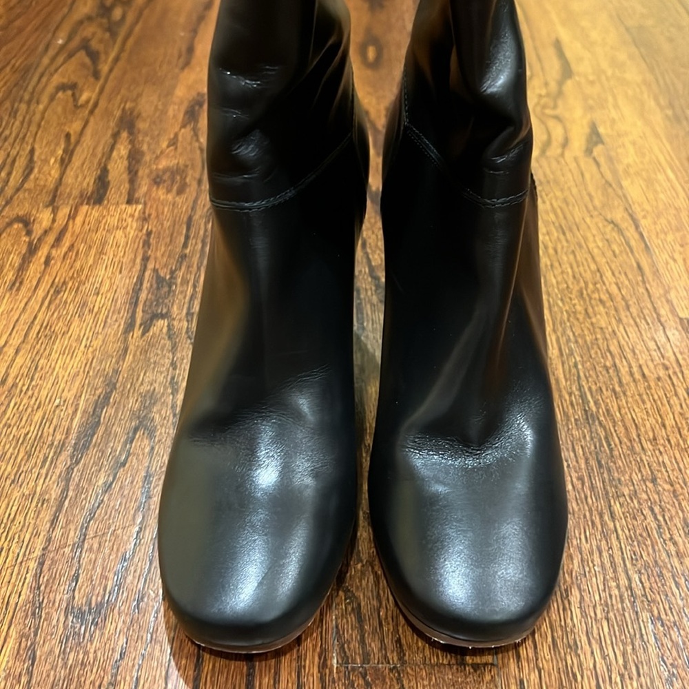 CELINE High Leather Heeled Boots! 👢 - Picture 4 of 8